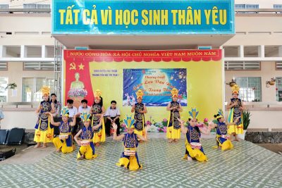 TRƯỜNG TIỂU HỌC THỊ TRẤN 1 TỔ CHỨC GIAO LƯU VĂN NGHỆ VUI TRUNG THU VỚI CƠ SỞ NUÔI DƯỠNG VÀ BẢO TRỢ TRẺ EM KHUYẾT TẬT THIÊN PHƯỚC