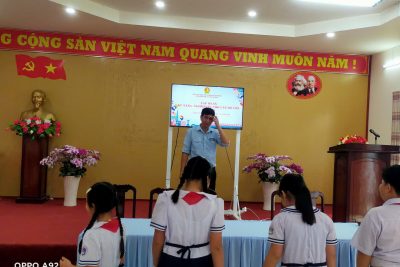 HĐĐ XÃ VĨNH PHONG TỔ CHỨC LỚP TẬP HUẤN CHO CHỈ HUY ĐỘI NĂM HỌC 2025-2026